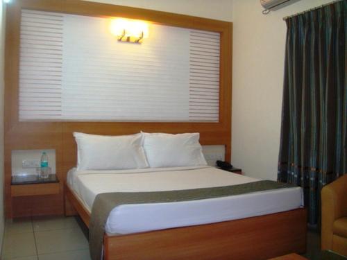Akshaya Lakshmi Comfort Stop at Akshaya Lakshmi Comfort to discover the wonders of Bangalore. Both business travelers and tourists can enjoy the propertys facilities and services. Service-minded staff will welcome and guide
