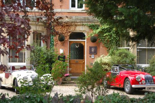 Treherne House & The Malvern Retreat