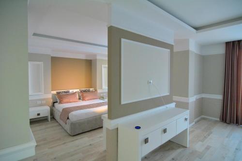 2 bedrooms, 4 beds