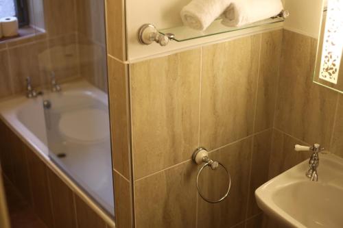 Moville Boutique Hostel & Apartments