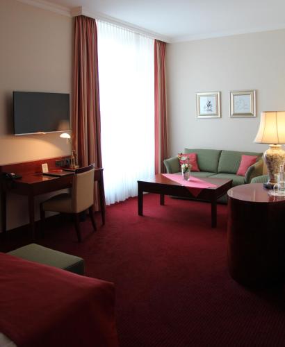 Amaris Hotel - image 2