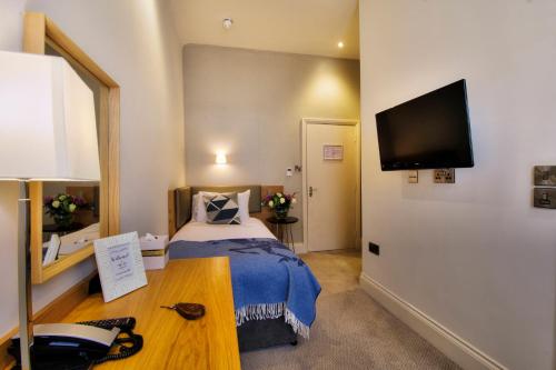 The Orchid Hotel - image 8