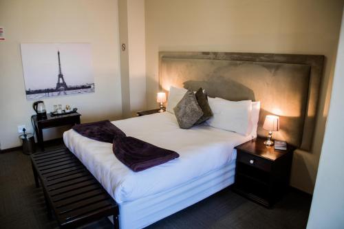 Marilyn Boutique Hotel - Tap to explore photos