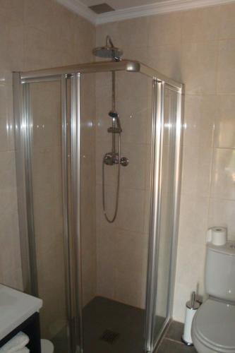3 twin beds