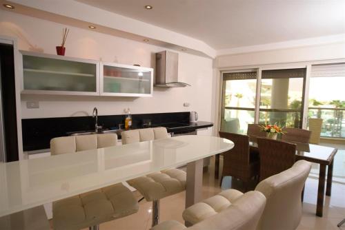 廚房, 城市公寓 (City Apartments) in 埃拉特城中心