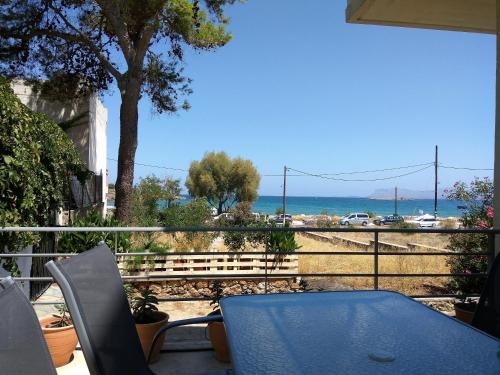  Seaside apartment Costas, Pension in Kato Daratso