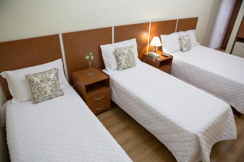 Kafe Hotel in กวาราตินกิวต้า