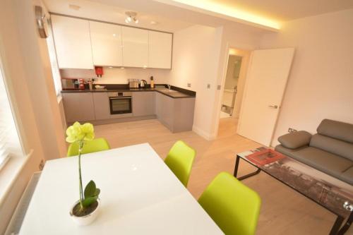 St Anne's Court - image 4