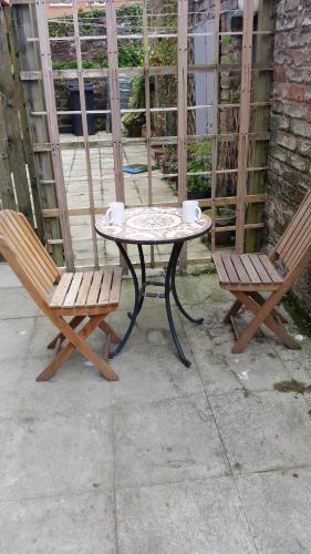 บริการและสิ่งอำนวยความสะดวก, Central Dumfries in บาวเนส