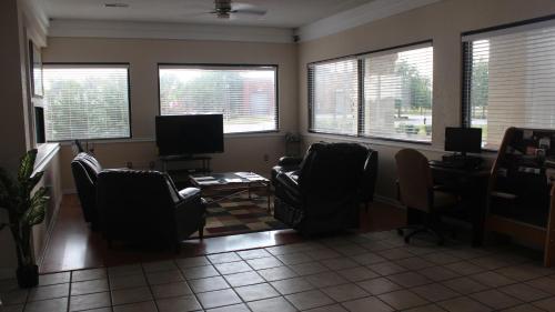 Deerfield Inn & Suites - main image