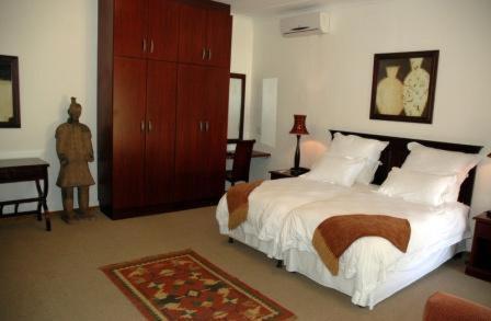 Kronenhoff Guesthouse Room Type - Superior Twin Room