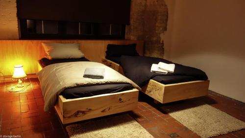 Storage Loft Apartment 403m von Reuterstraße entfernt