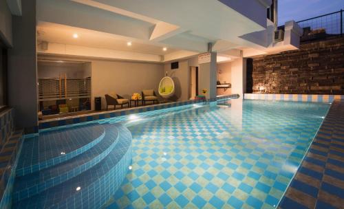 游泳池, 馬里奧伯勒阿亞爾塔酒店 (Ayaartta Hotel Malioboro) in 日惹