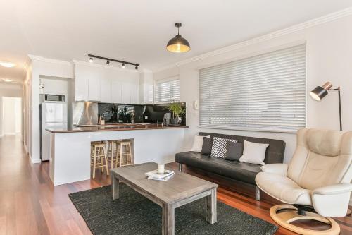 Beachfront on Golden Mile - image 9