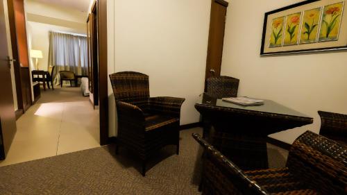 Executive Deluxe Double Room image 8