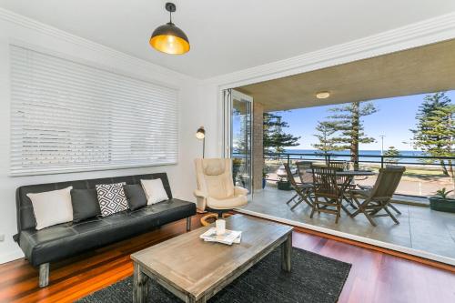 Beachfront on Golden Mile - image 6