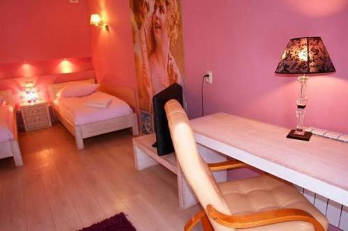 2 twin beds
