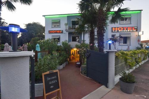 Hotel La Roseraie - image 8