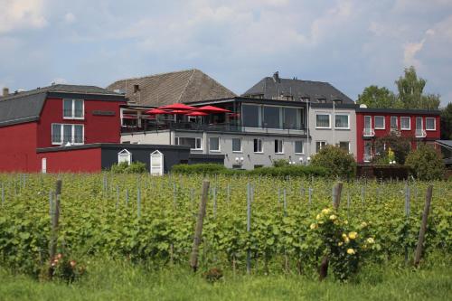 Nägler´s Fine Lounge Hotel – Östrich-Winkel, MO