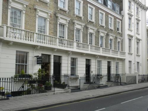 Classic Two-Bedroom Apartment Pimlico - image 13