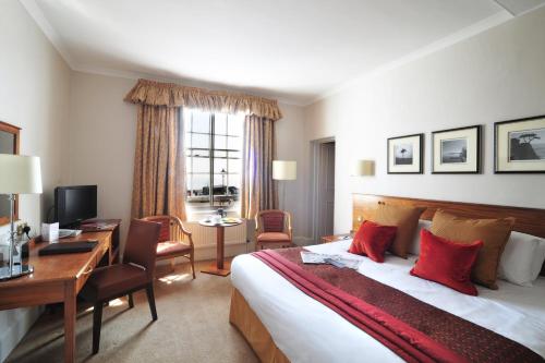 白獅酒店 (The White Lion Hotel) in 奧爾德伯勒