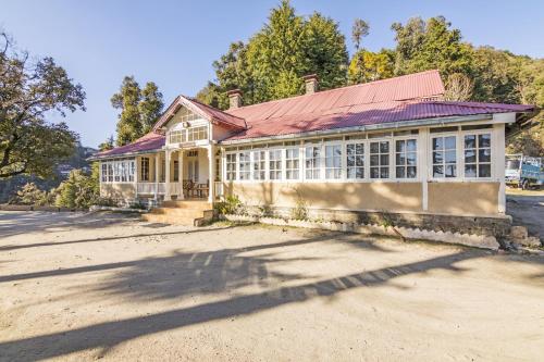 

4-BR heritage stay for 12, by GuestHouser