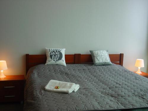 4 twin beds