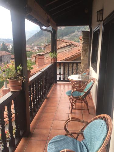 One-Bedroom Apartment with balcony ( El Corredor )