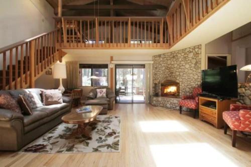 Treehouse Lodge - image 5