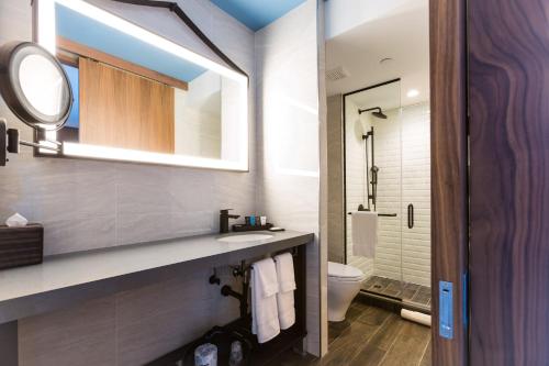 Crowne Plaza Hy36 Midtown Manhattan by IHG