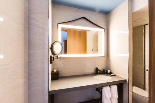 Crowne Plaza Hy36 Midtown Manhattan by IHG