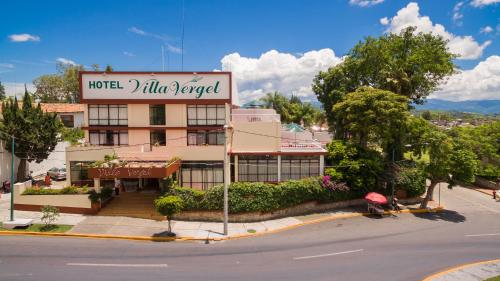 Hotel & Spa Villa Vergel in อิกซ์ตาปัน เดลา ซาล