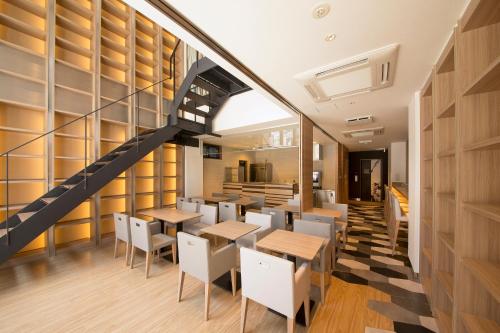 Bar/lounge, Hotel Cargo Shinsaibashi in Osaka