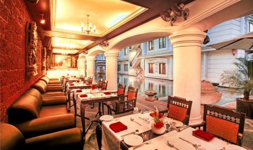 レストラン, Anandha Inn Convention Centre and Suites in ポンディシェリー