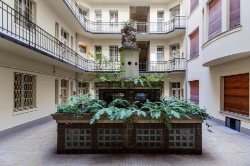 A Golden Star Modern Luxury Apartments and Rooms Budapest 2