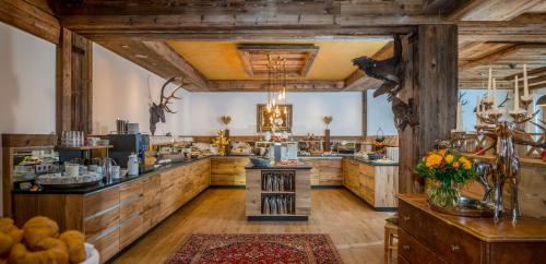 Food and beverages, Hotel Almschlossl & Schrotteralm in Obertauern