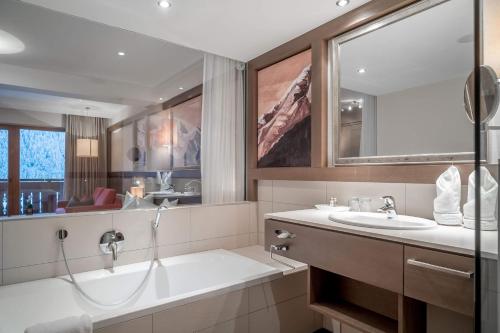 room detail thumbnail 2