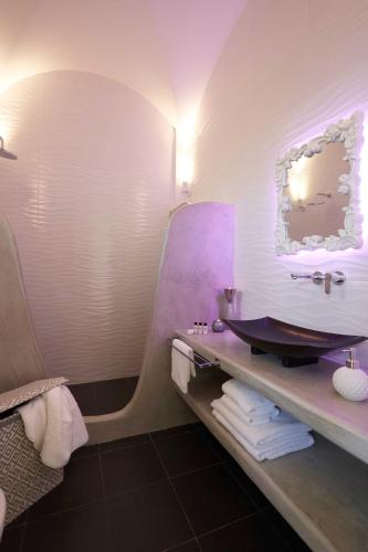 Amara Suites Santorini - image 11