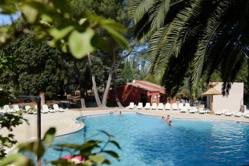 Résidence Odalys Le Village Camarguais Les Gardians - Hôtel - Arles