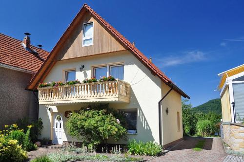 B&B Eisenach - Pension "AM RENNSTEIG" - Bed and Breakfast Eisenach