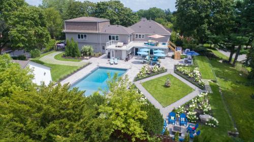 

MapleRidge Boutique B&B