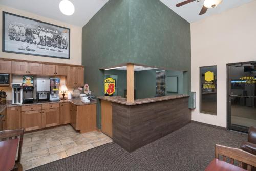 Lobby, Super 8 By Wyndham Willmar in Willmar (MN)