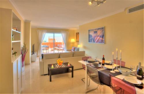  NP13 Luxury 2 Bedroom Apartment in Marbella