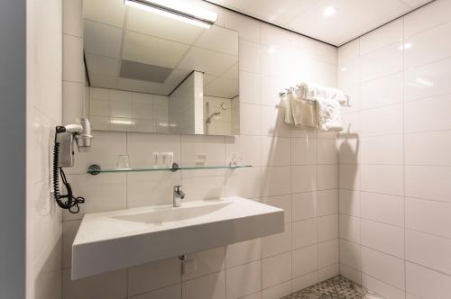 Beach Hotel I Kloeg Collection - image 4