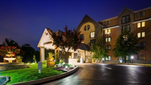 Best Western Plus Concordville Hotel - image 2