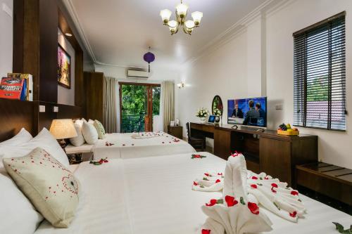 room detail thumbnail 1