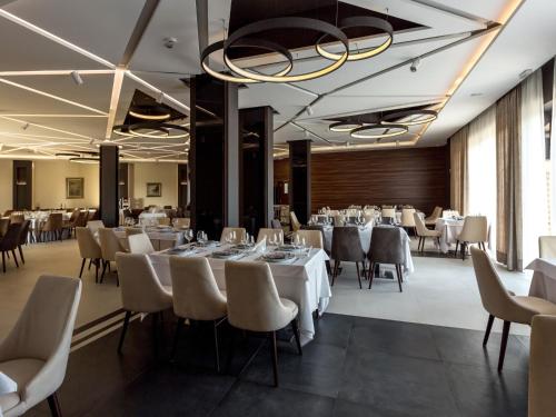 Restaurant, Hotel Ideo Lux in Nis