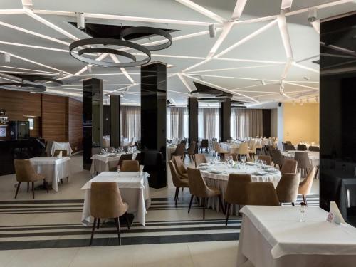 Restaurant, Hotel Ideo Lux in Nis