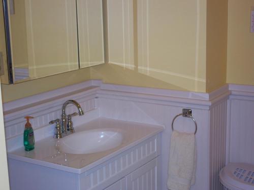 Bayberry House Bed and Breakfast - image 2