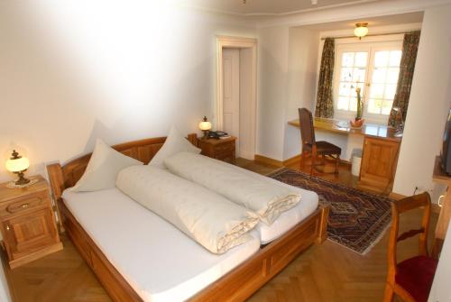 Hotel Gasthof Löwen – Vaduz, CA